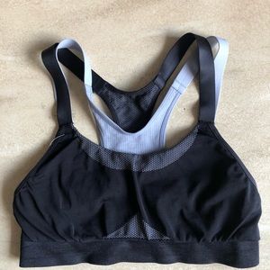 (Sold) Size small Athleta sports bra. EUC.